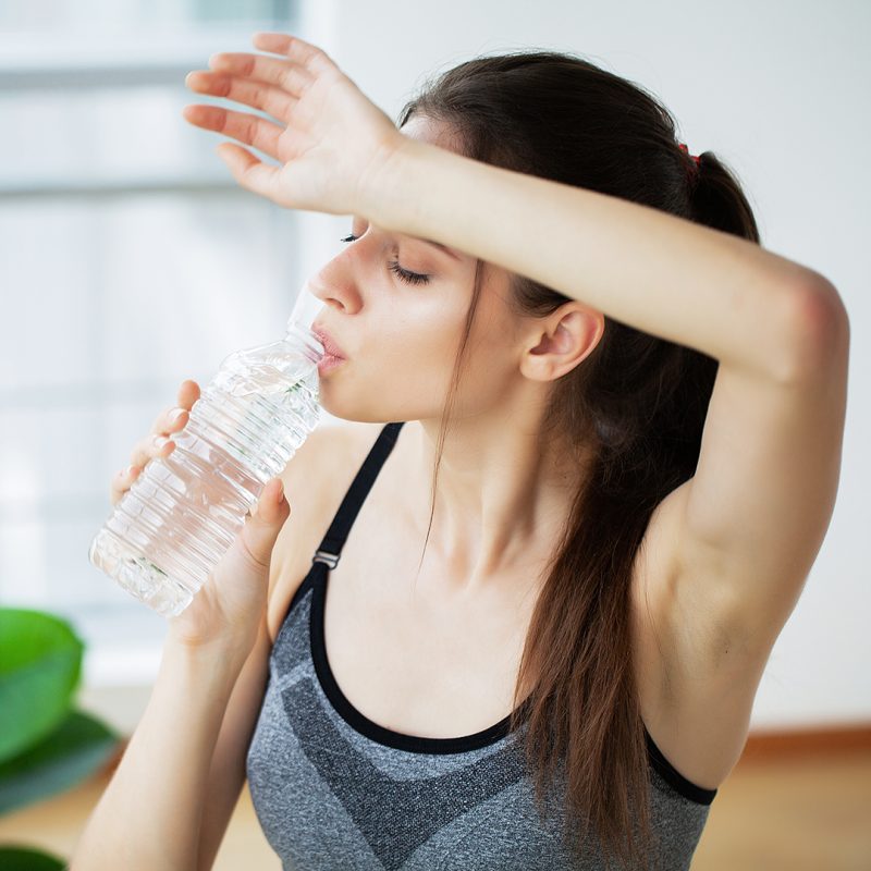 importancia de hidratarse al hacer ejercicio header